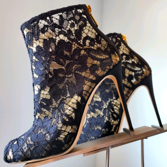 Dolce & Gabbana Peep-toe Lace Ankle Boots - Picture 2 of 15